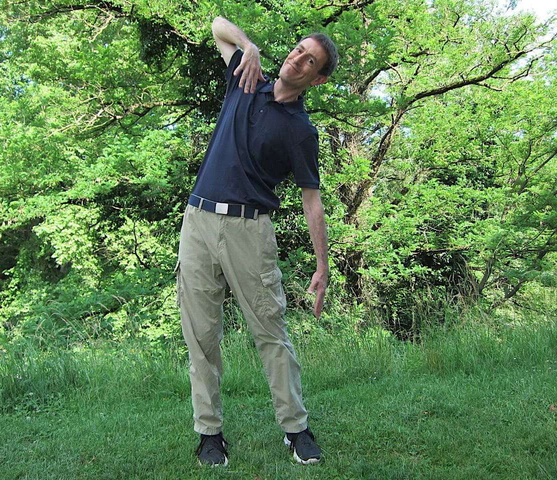 Qigong: Seitliches Öffnen der Wirbelsäule für elastische Faszien
